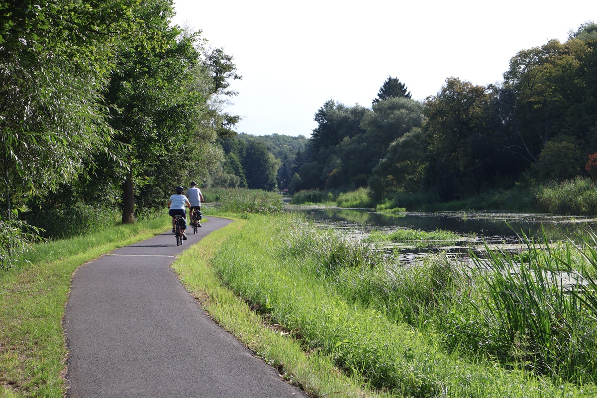 Cycling along the Finow Canal